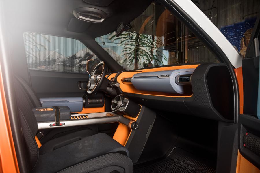 Интерьер Toyota FT-4X Concept 2017 года  (фото 11 из 43)